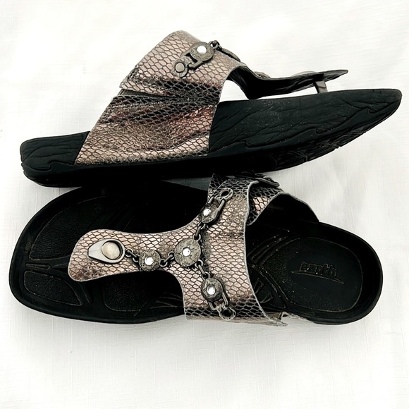 earth / Jeweled Sandals / Host Pick - Picture 2 of 11